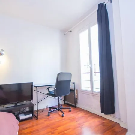 Beautiful Bright Apt In The Heart Of Montmartre
