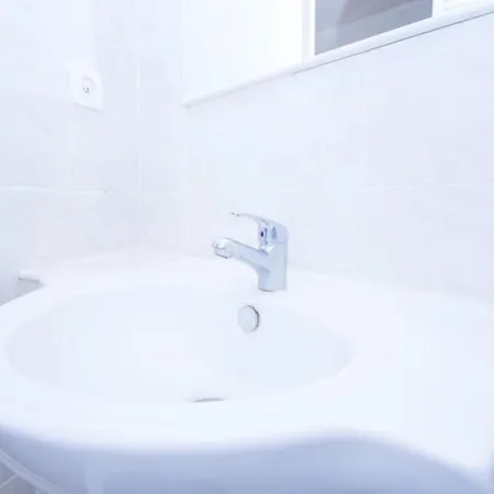 Beautiful Bright Apt In The Heart Of Montmartre